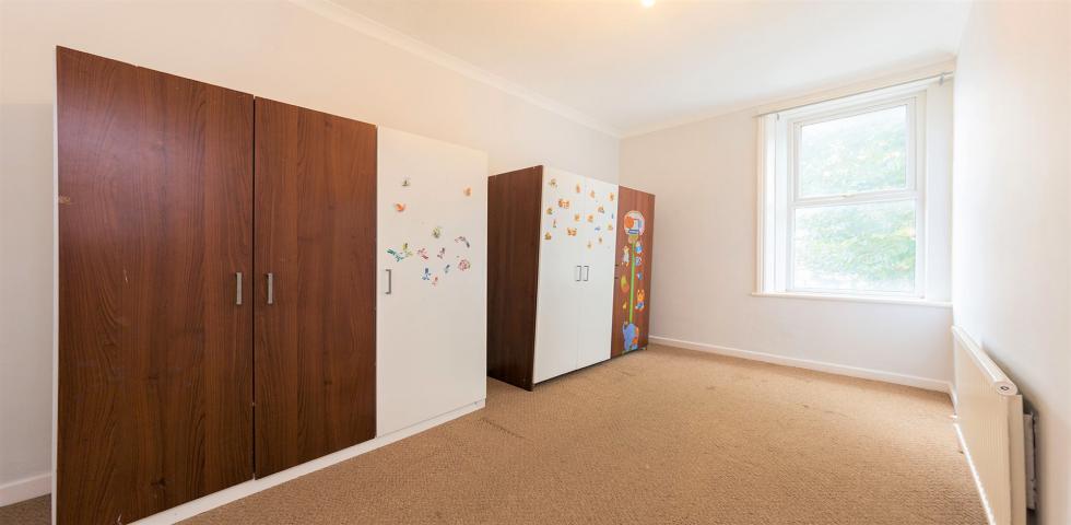 			2 Bedroom, 1 bath, 1 reception Flat			 Victoria Road, QUEENS PARK 
